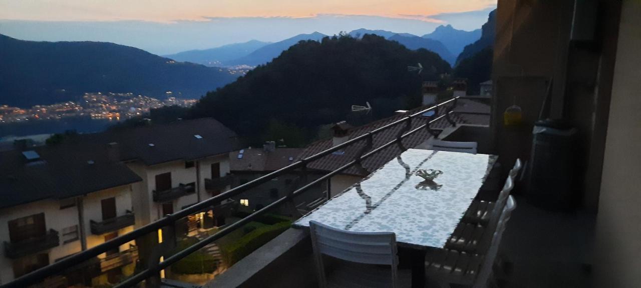 La Terrazza Casa Vacanza Carenno Exteriör bild