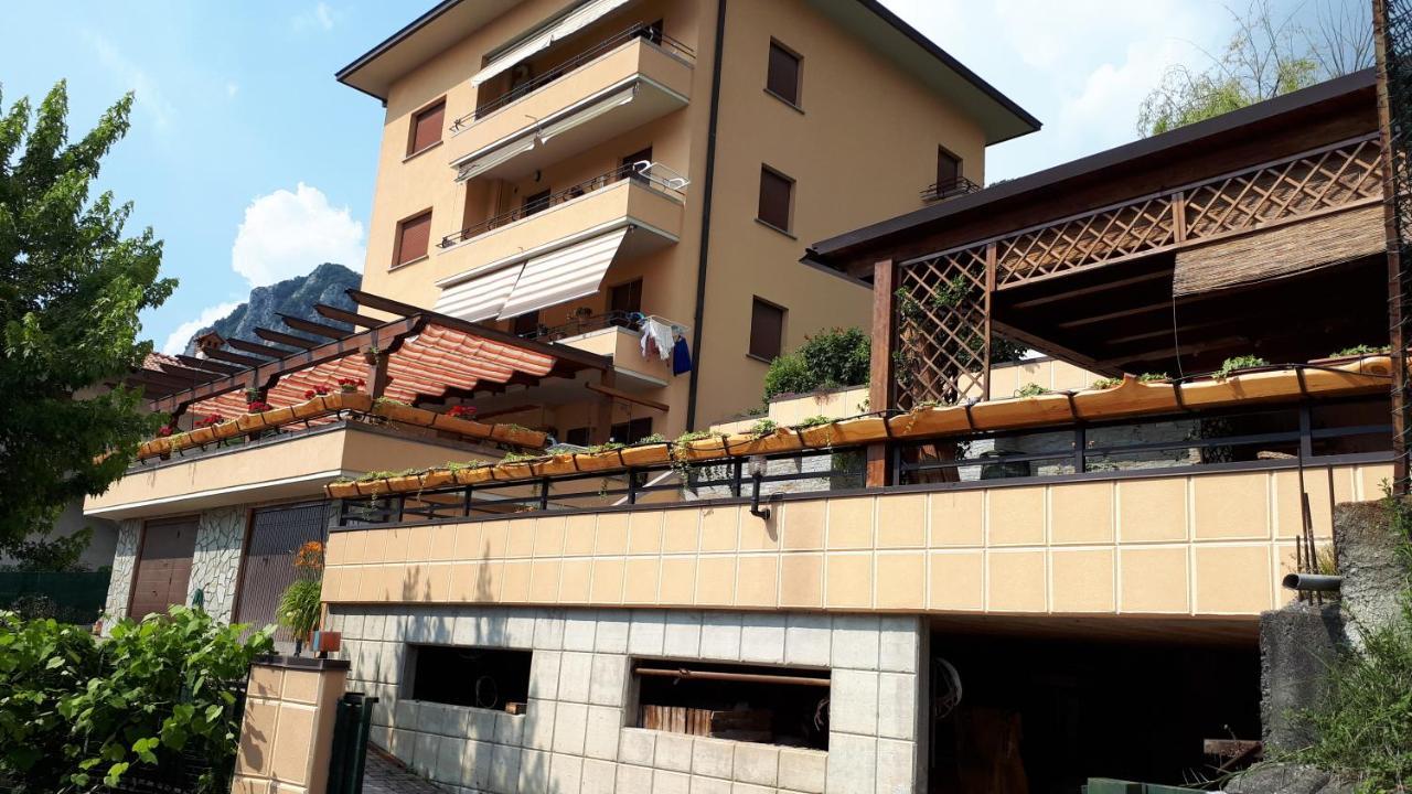 La Terrazza Casa Vacanza Carenno Exteriör bild