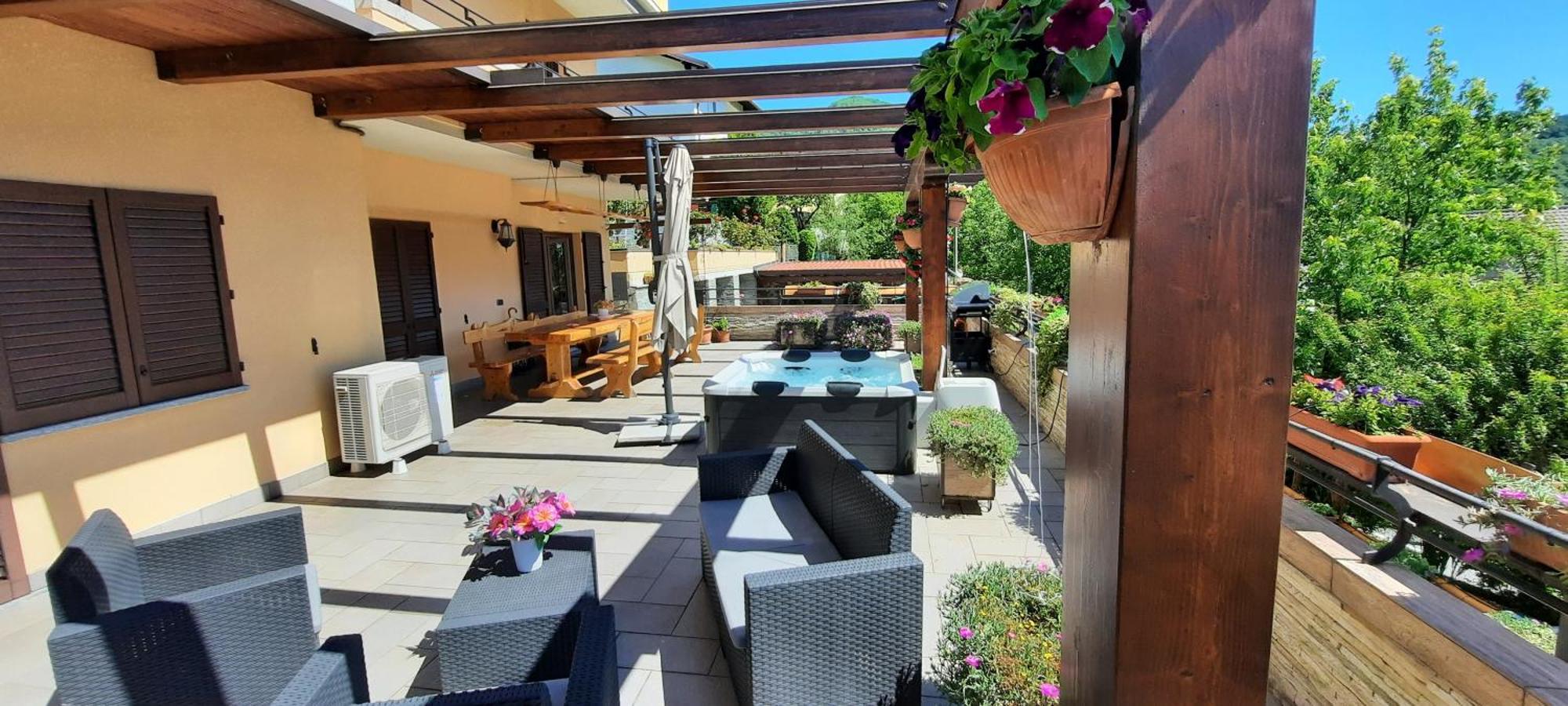 La Terrazza Casa Vacanza Carenno Exteriör bild