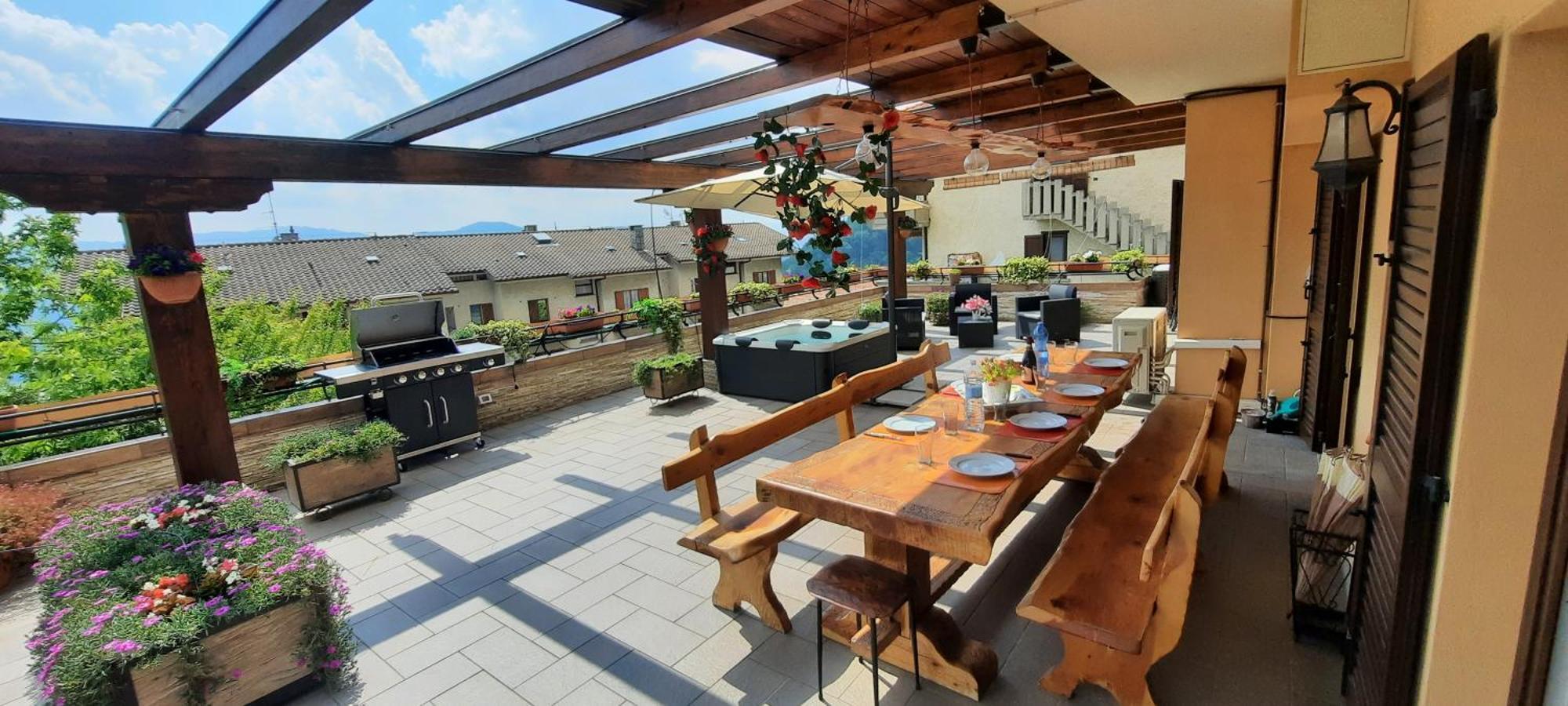 La Terrazza Casa Vacanza Lägenhet Carenno Exteriör bild