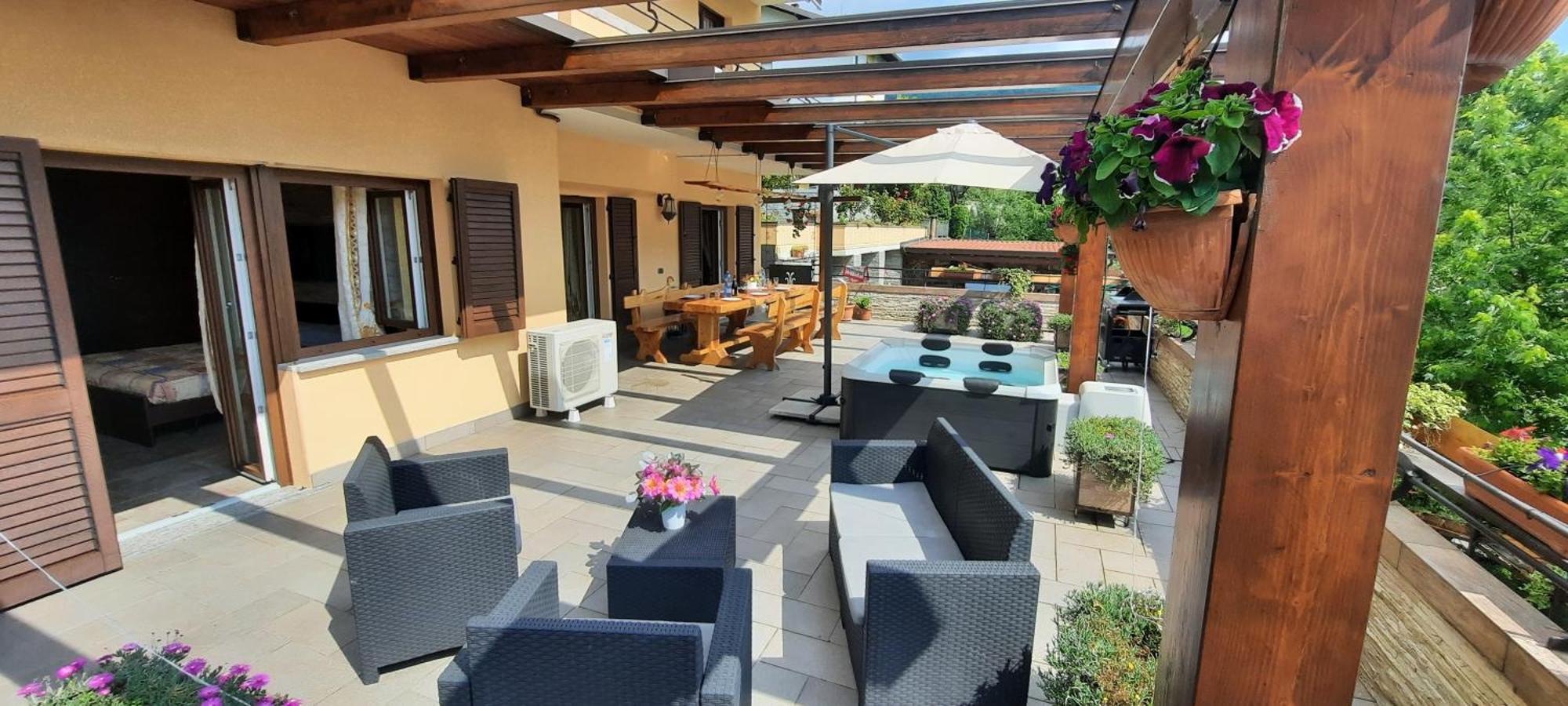 La Terrazza Casa Vacanza Carenno Exteriör bild