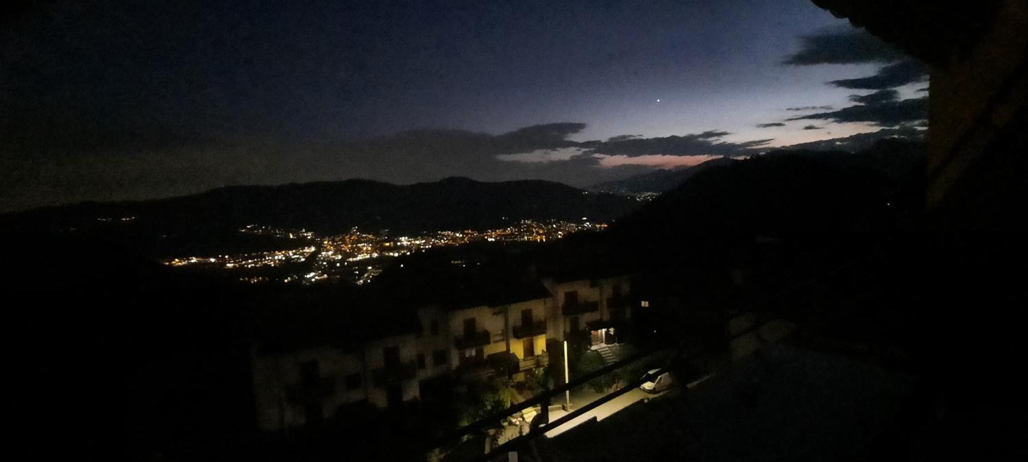 La Terrazza Casa Vacanza Carenno Exteriör bild
