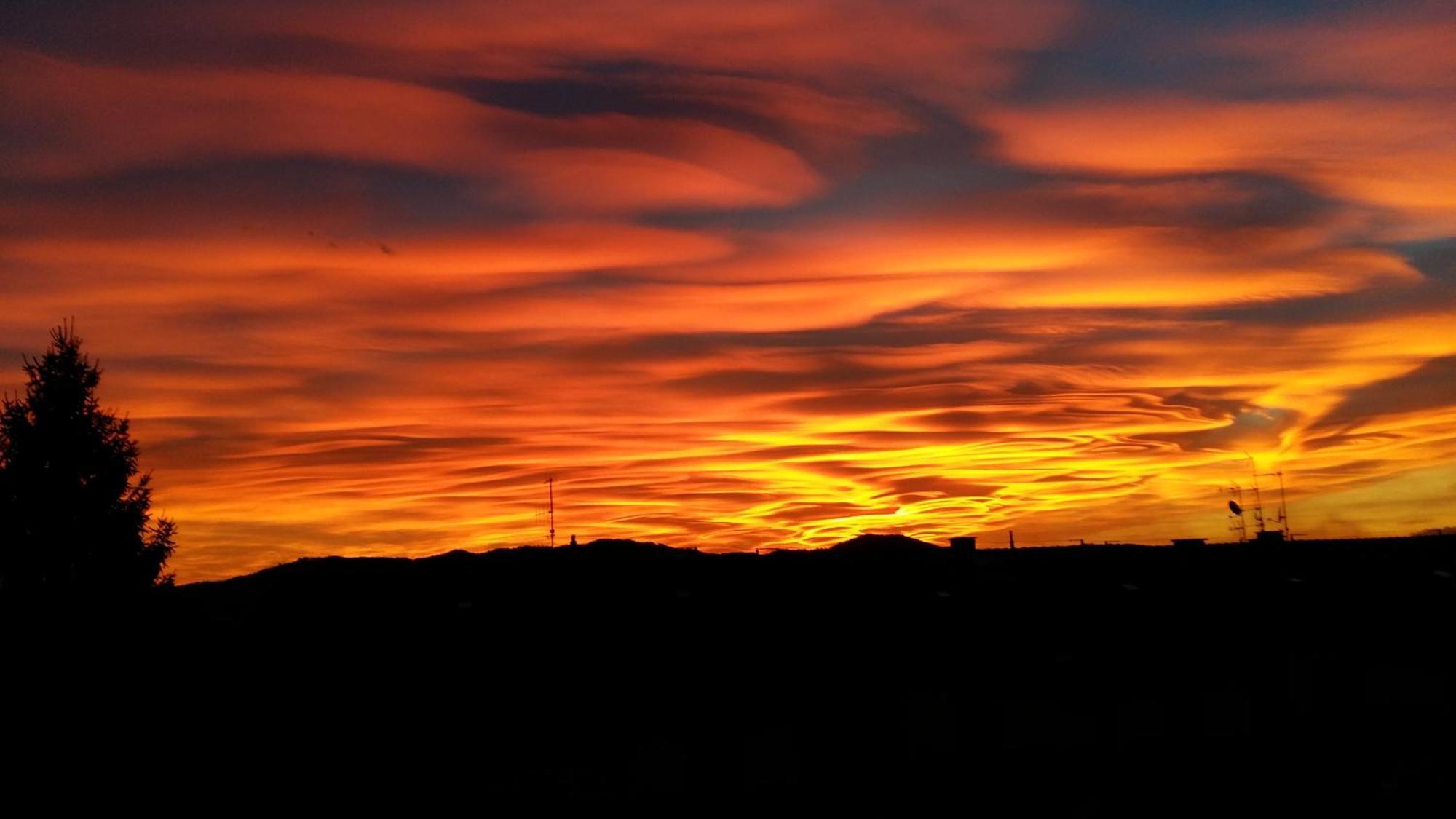 La Terrazza Casa Vacanza Lägenhet Carenno Exteriör bild